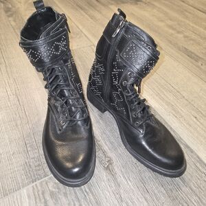 Vincent Canuto Size 7.  New without box